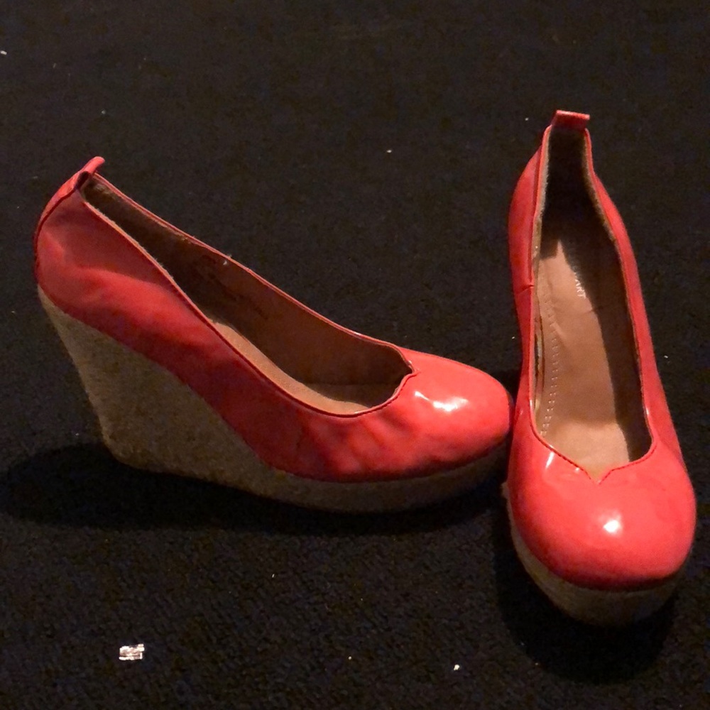 Pink wedges